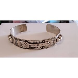 Pretty GYPSY SOULE Silver Arrow Design Storyteller Cuff Bracelet